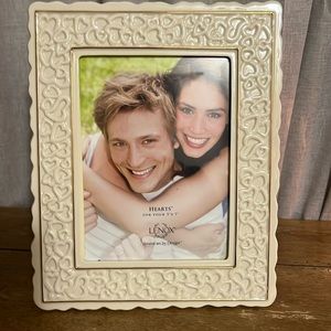 Lenox hearts 5x7 frame new with tag